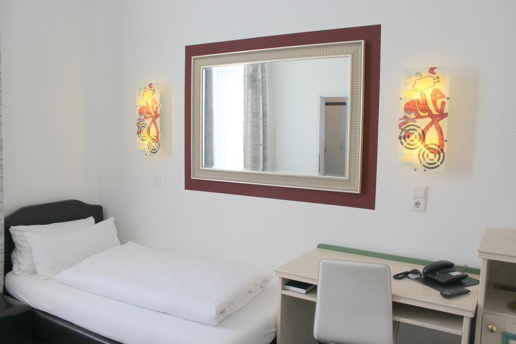 Hotel Heidelberger Hof - Dusseldorf — Photos 3